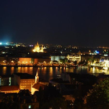 Luxurious Apartment With Balconies In Downtown Bp Budapest Esterno foto