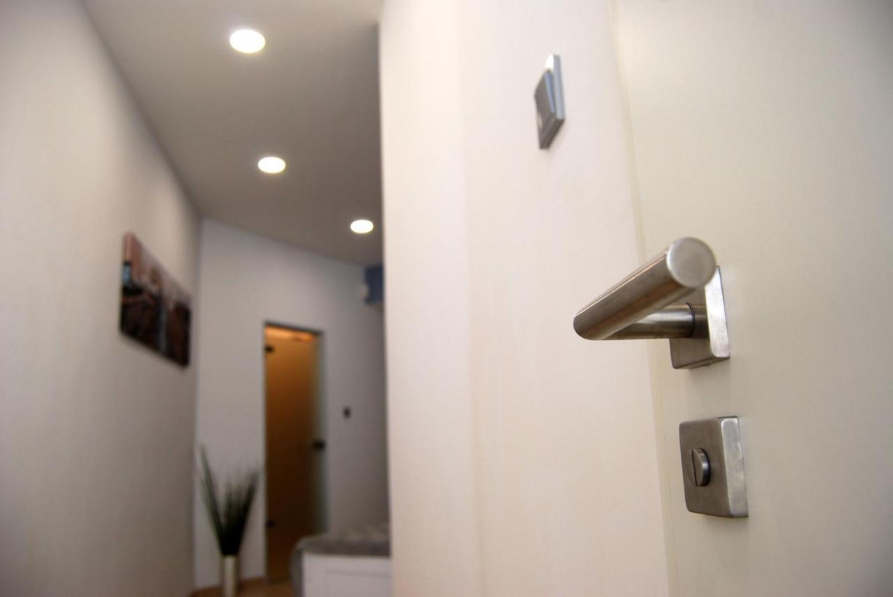 Luxurious Apartment With Balconies In Downtown Bp Budapest Esterno foto