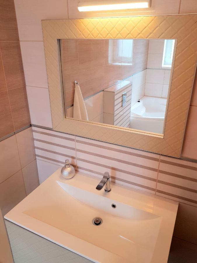Luxurious Apartment With Balconies In Downtown Bp Budapest Esterno foto
