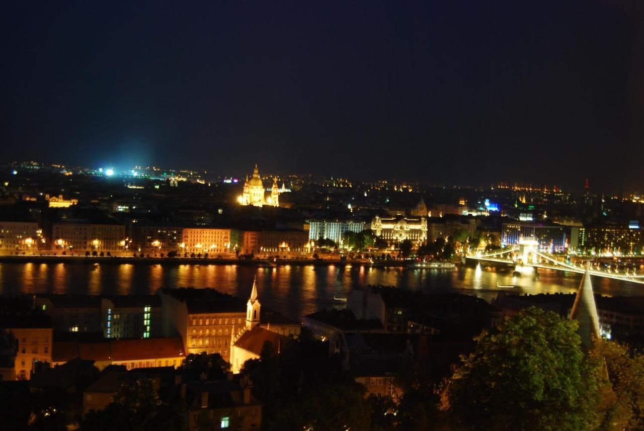 Luxurious Apartment With Balconies In Downtown Bp Budapest Esterno foto